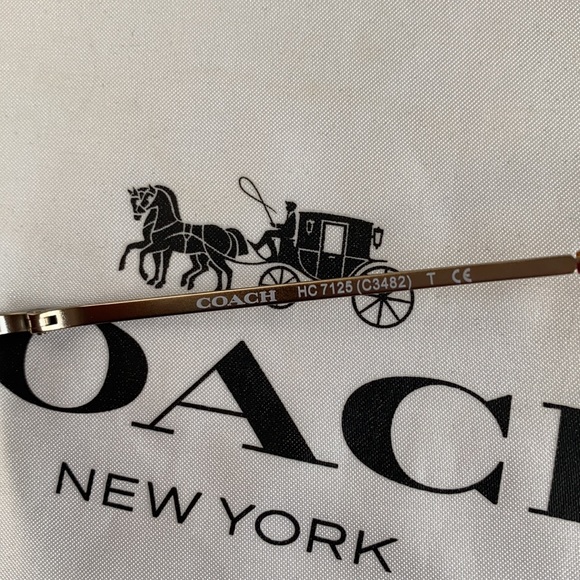 Coach Lia Round Sunglasses - Picture 13 of 14